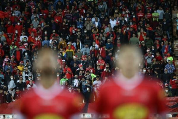 اعتراض طرفداران به ملی پوش پرسپولیس، مدیرعامل زودتر رفت!